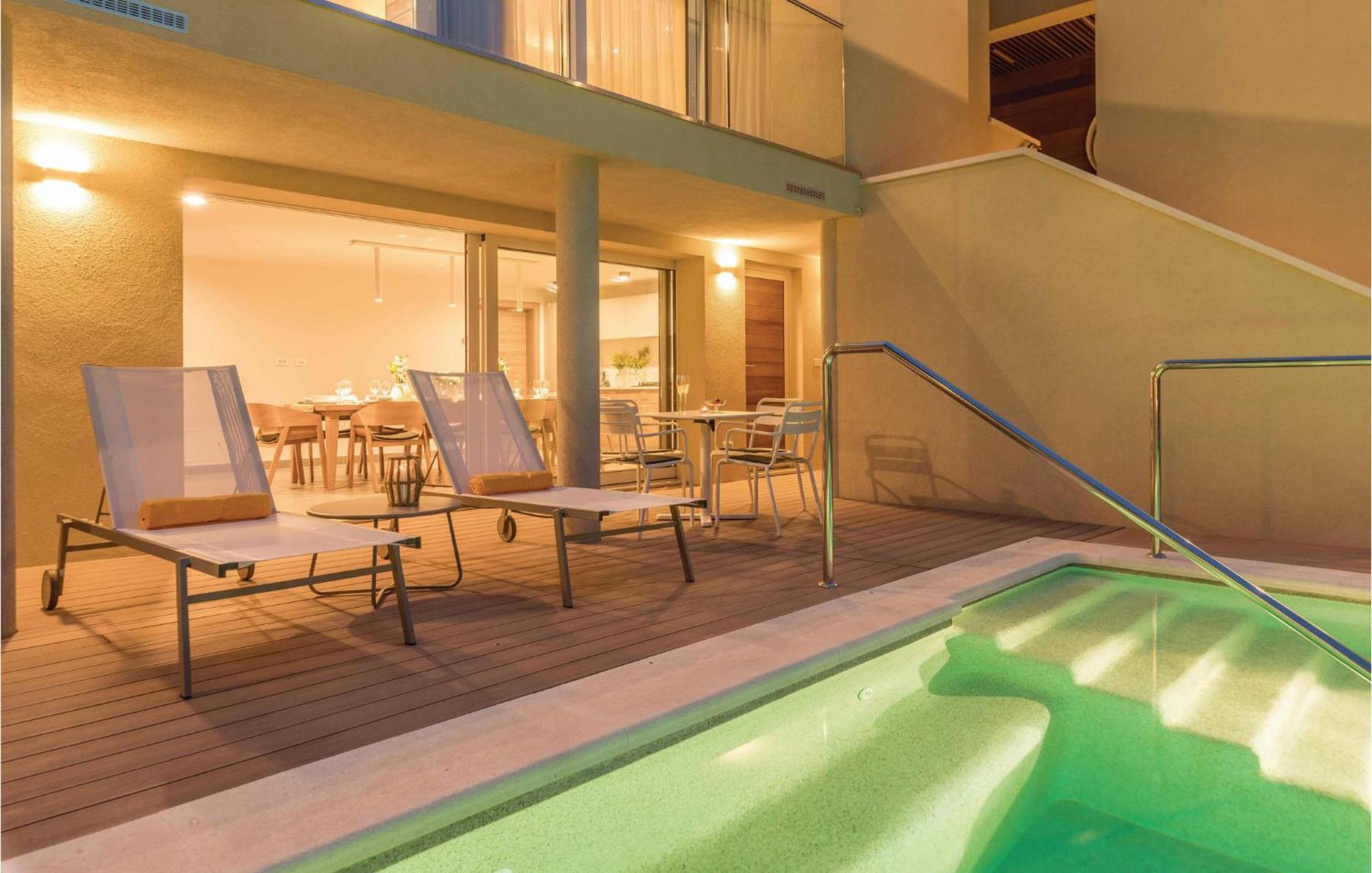 Nice Apartment In Plomin With Jacuzzi Esterno foto