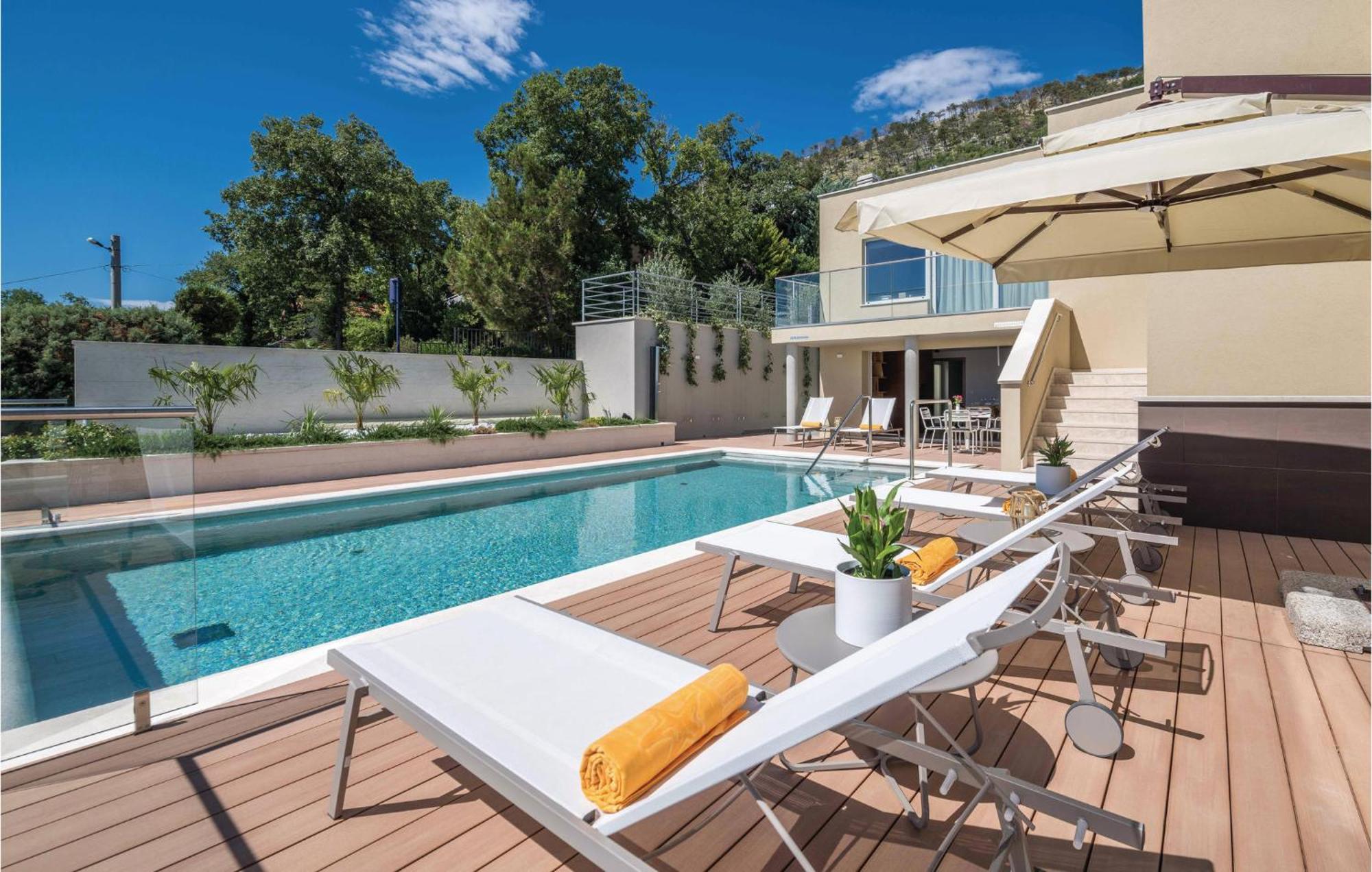Nice Apartment In Plomin With Jacuzzi Esterno foto