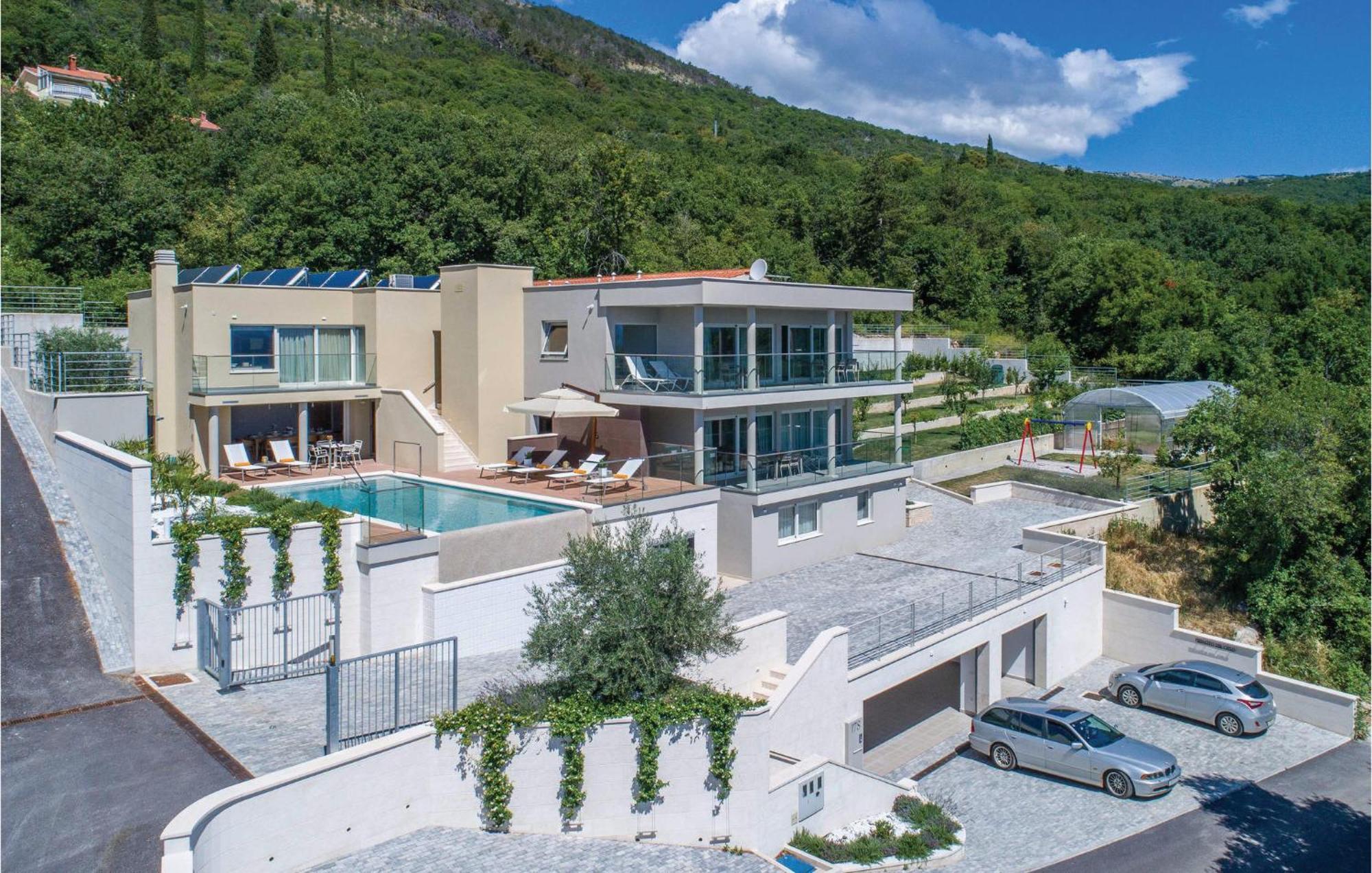 Nice Apartment In Plomin With Jacuzzi Esterno foto
