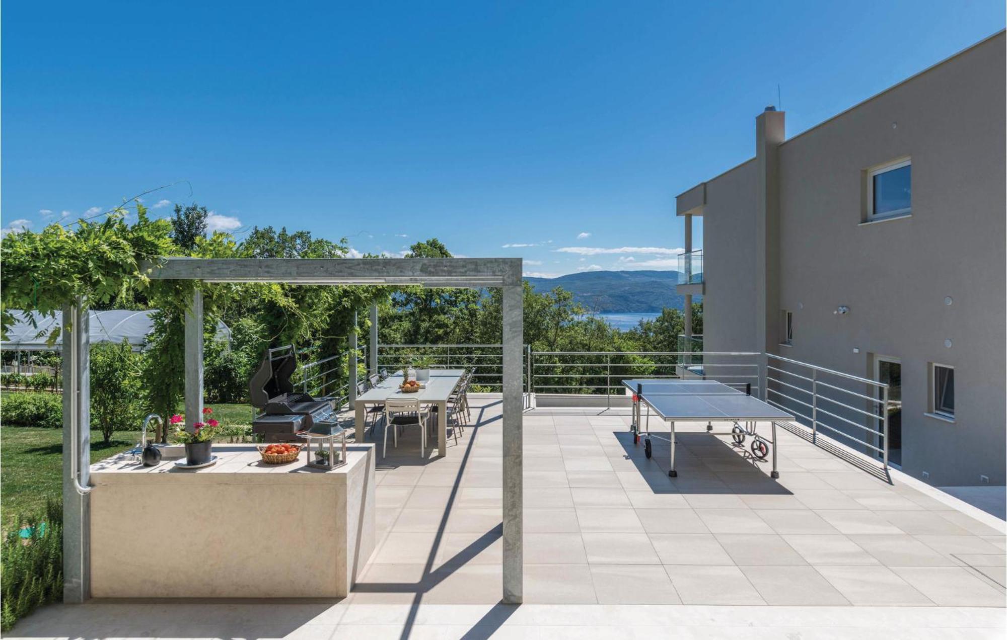 Nice Apartment In Plomin With Jacuzzi Esterno foto