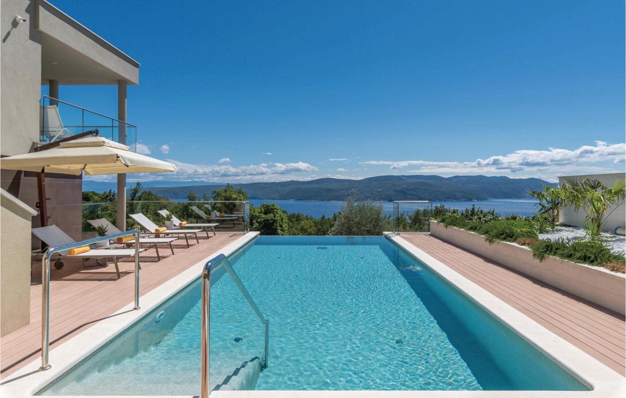 Nice Apartment In Plomin With Jacuzzi Esterno foto