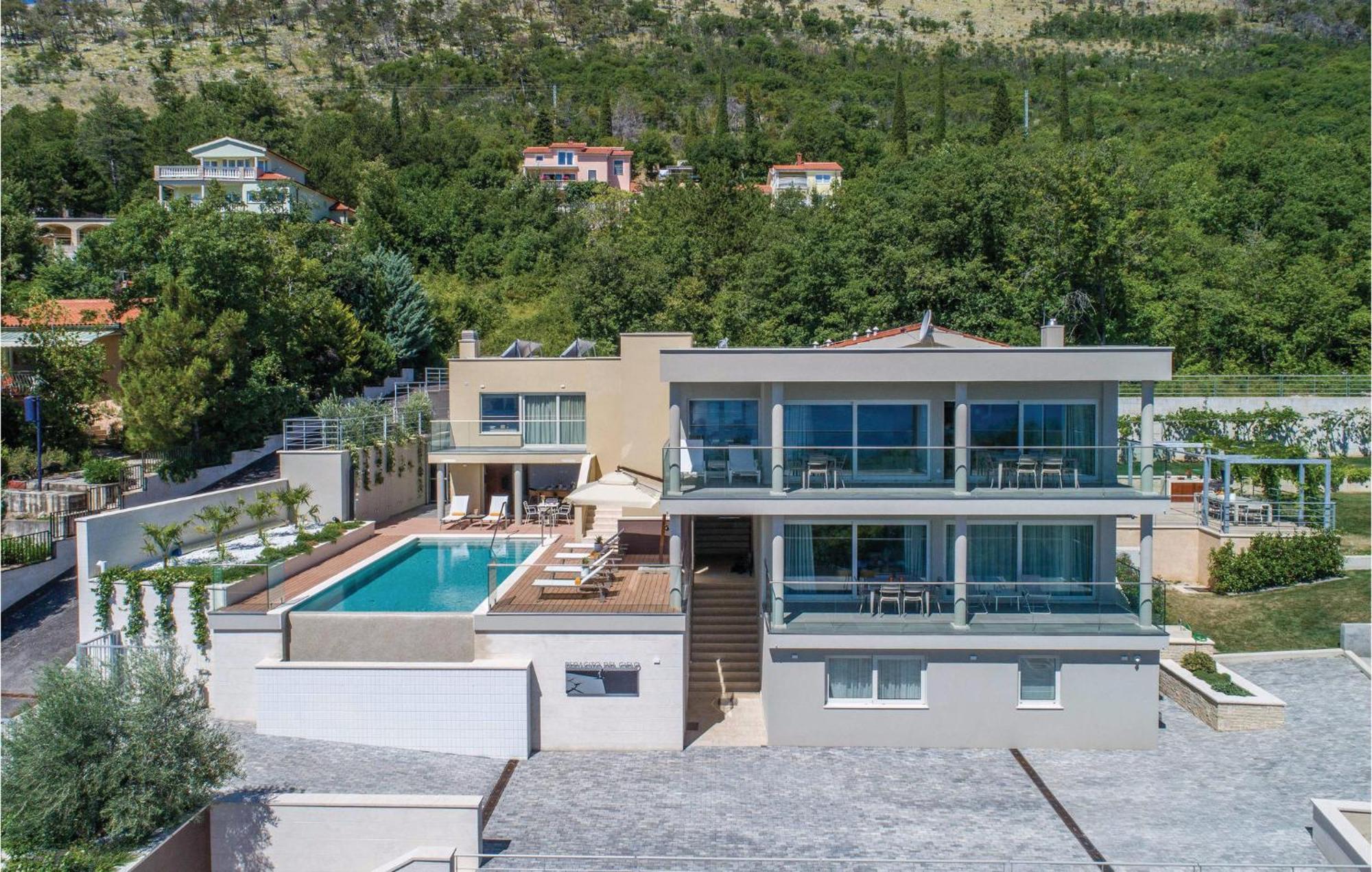 Nice Apartment In Plomin With Jacuzzi Esterno foto